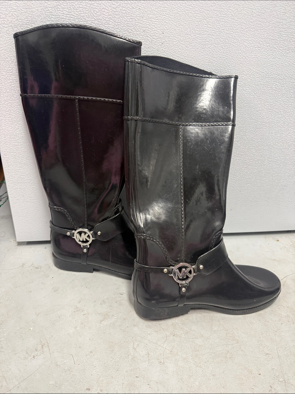 Michael Kors Black Glossy Knee-High Logo Strap Boots Size 10 LIKE NEW